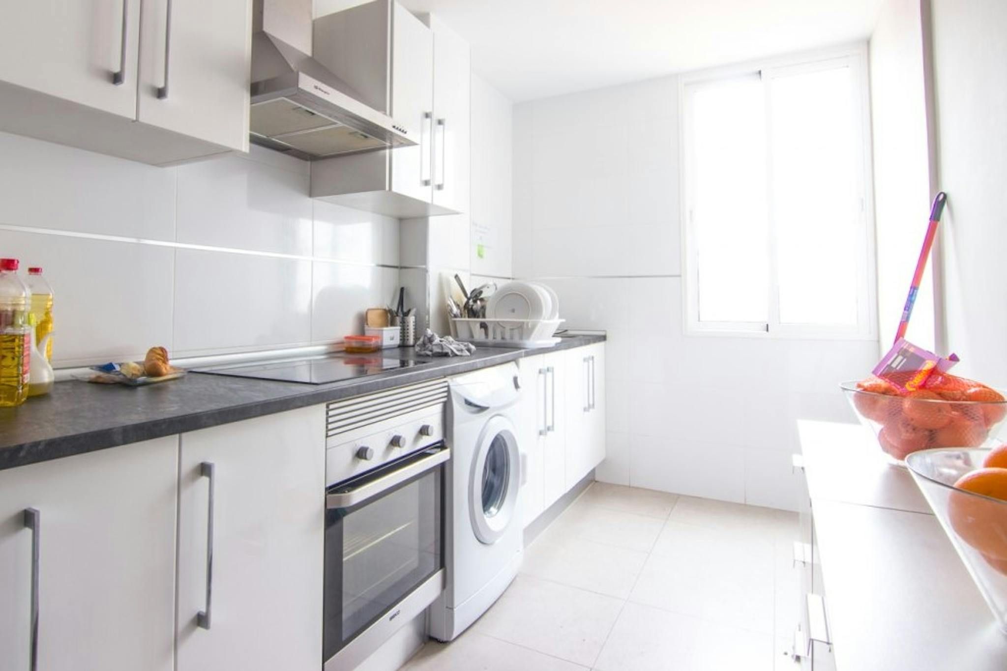 Flat to share in N/A, Gran Via