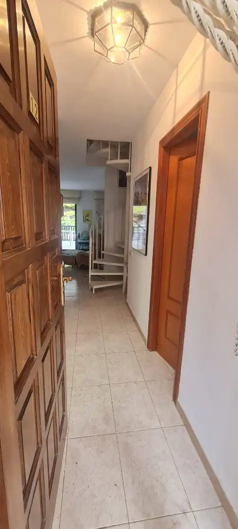 Einfamilien-Reihenhaus zum Verkauf in Alcalà de Xivert mit Klimaanlage, Terrasse und Möbliert