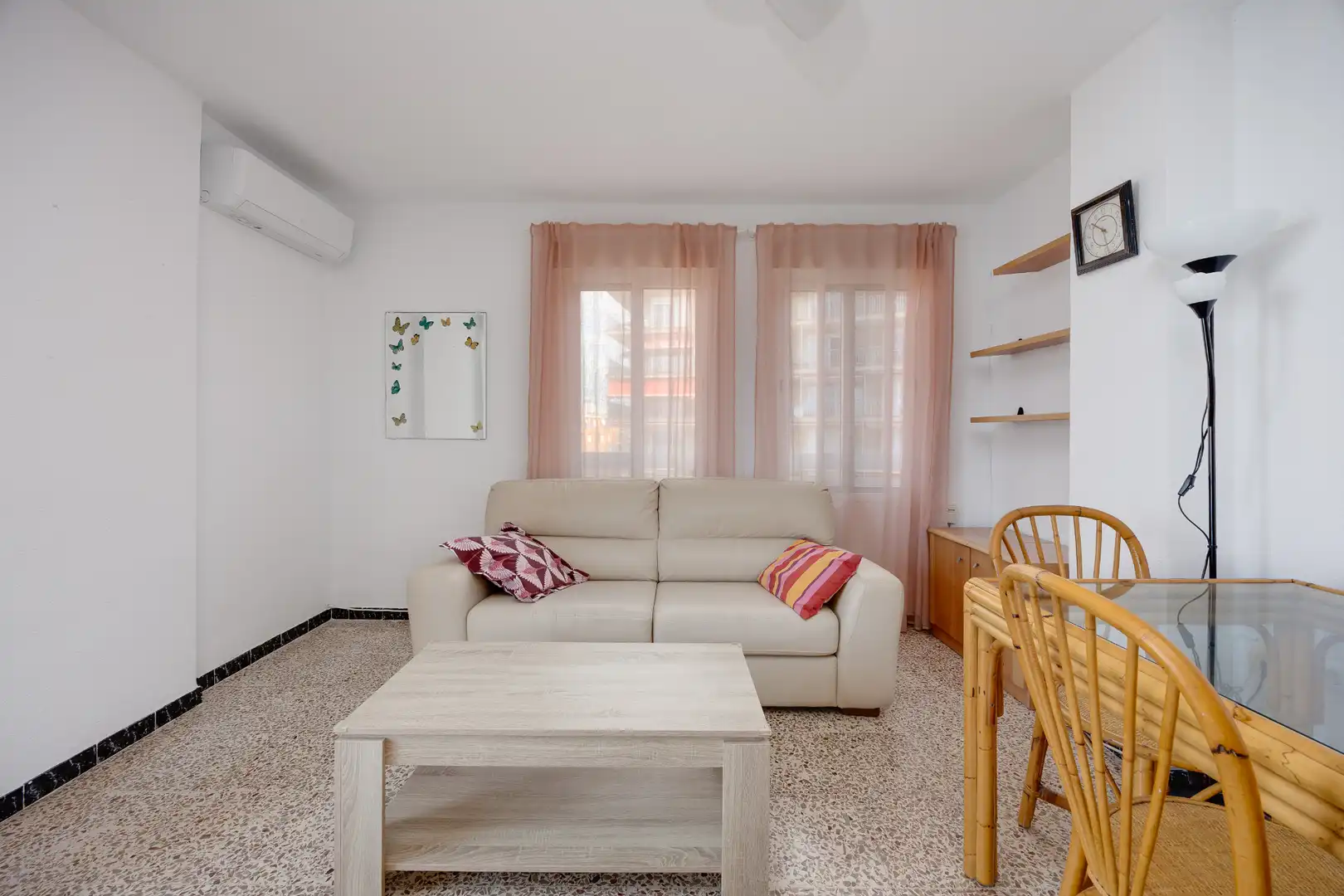 Sala d'estar de Pis en venda en Torrevieja amb Aire condicionat i Terrassa