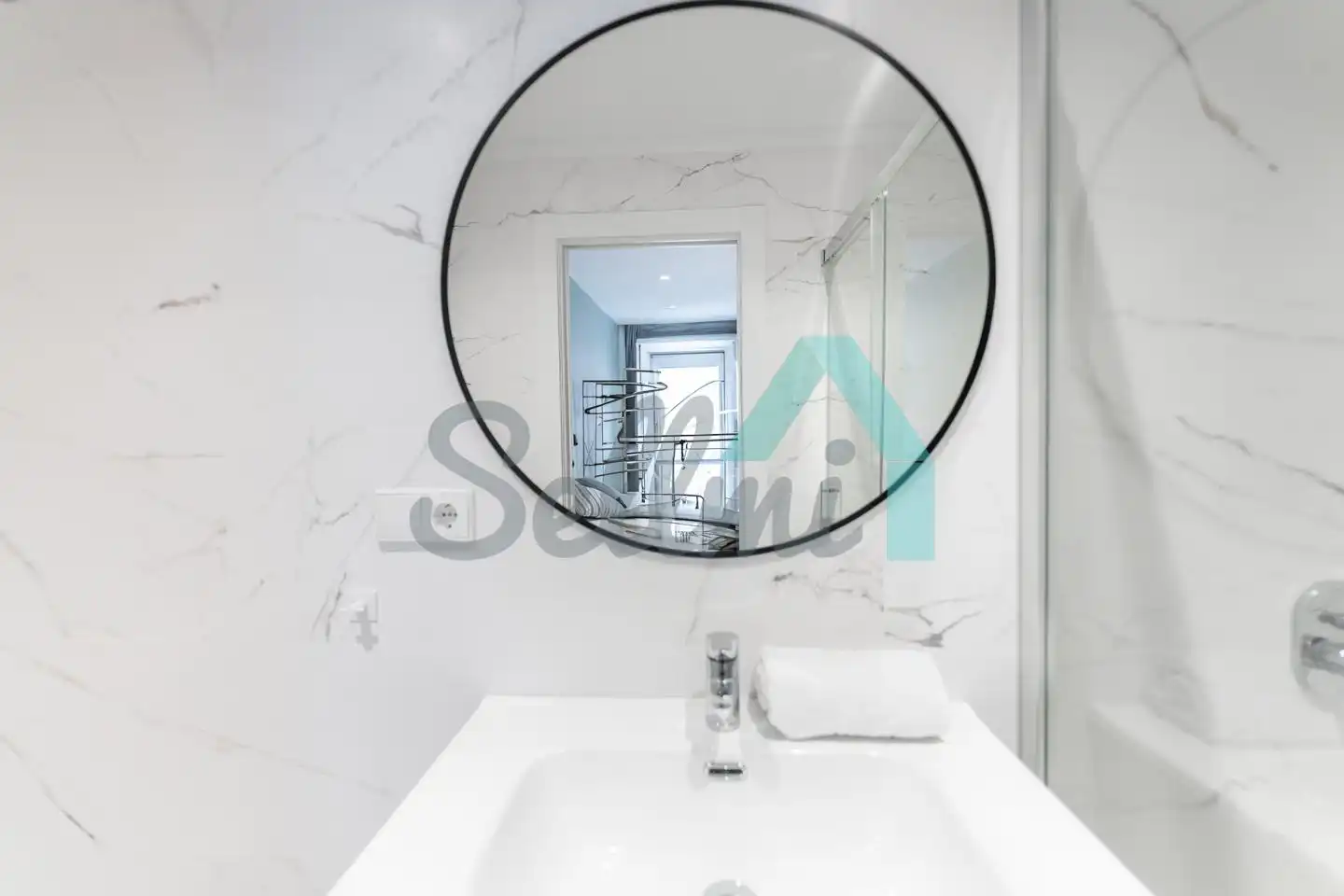 Baño de Piso para compartir en Oviedo  con Aire acondicionado, Calefacción y Jardín privado