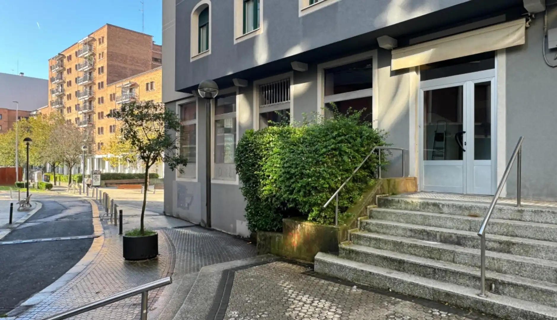 Local comercial en venda a Calle PASSAMAN ALARGUNAREN