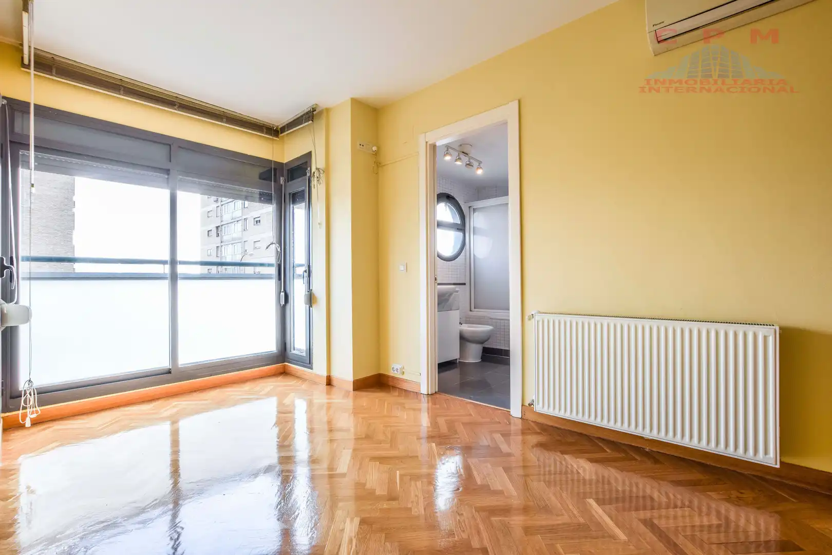 Bedroom of Flat for rent to own in Madrid  with Air Conditioner, Heating and Oven