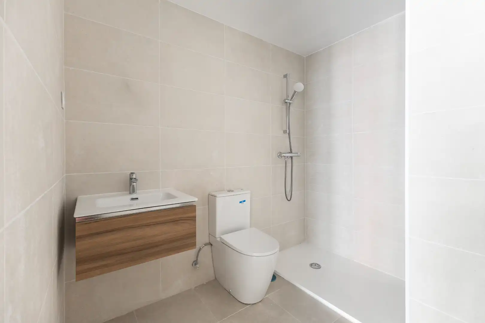 Piso de obra nueva con ascensor en venta en Calle Capitán Arenas 3, imagen 22