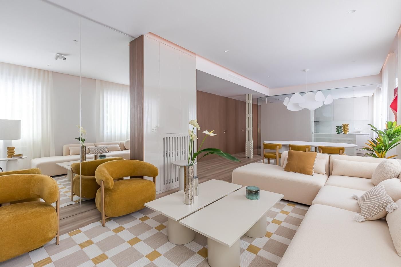 Living room of Flat for sale in  Madrid Capital  with Air Conditioner, Heating and Storage room