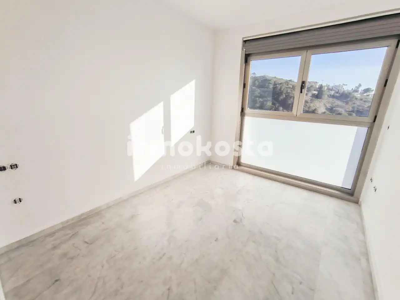 Habitación de Piso en venta en Benidorm con Aire acondicionado, Terraza y Piscina comunitaria