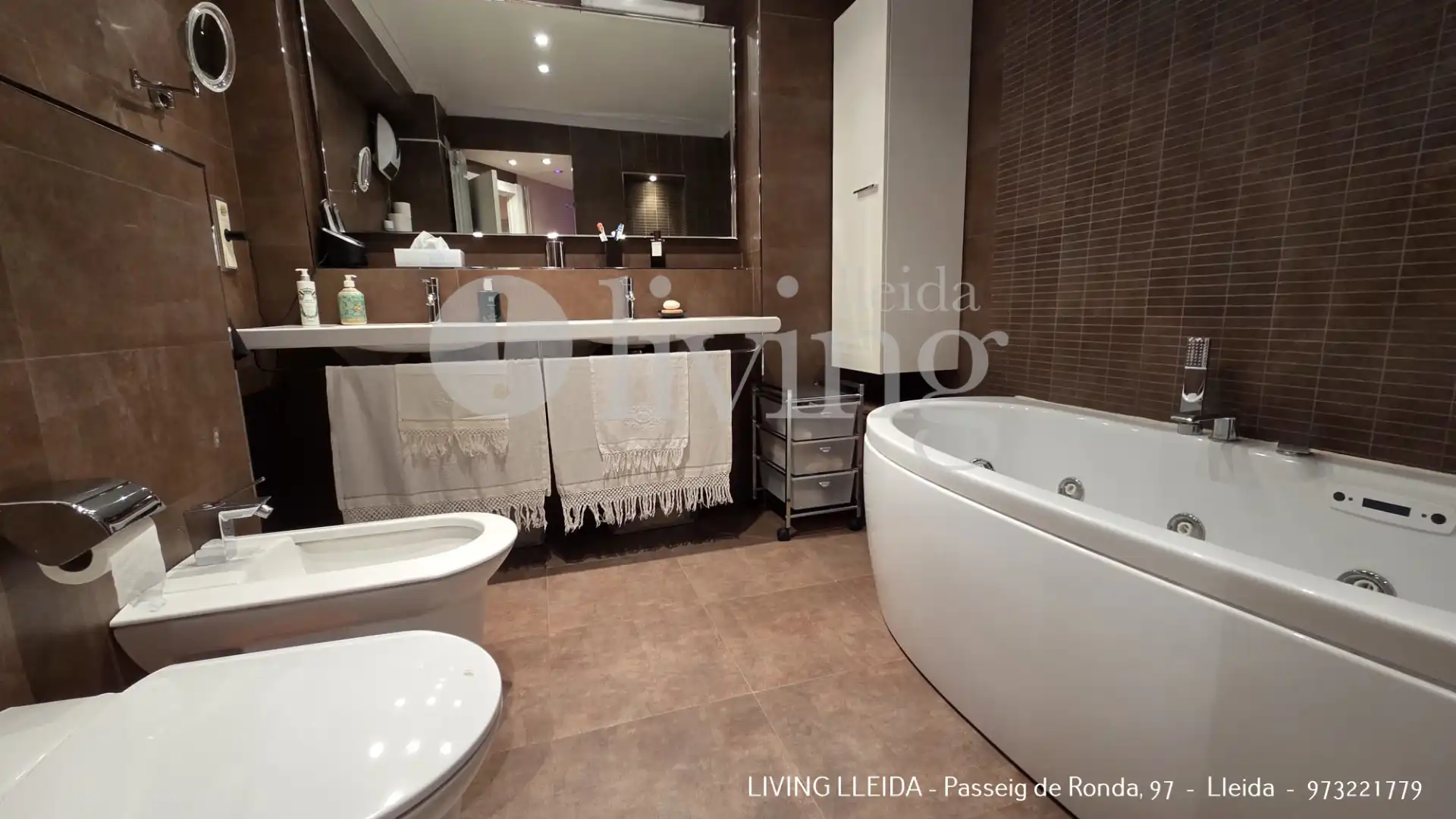 Badezimmer von Wohnung zum Verkauf in Lleida mit Klimaanlage, Heizung und Parkett