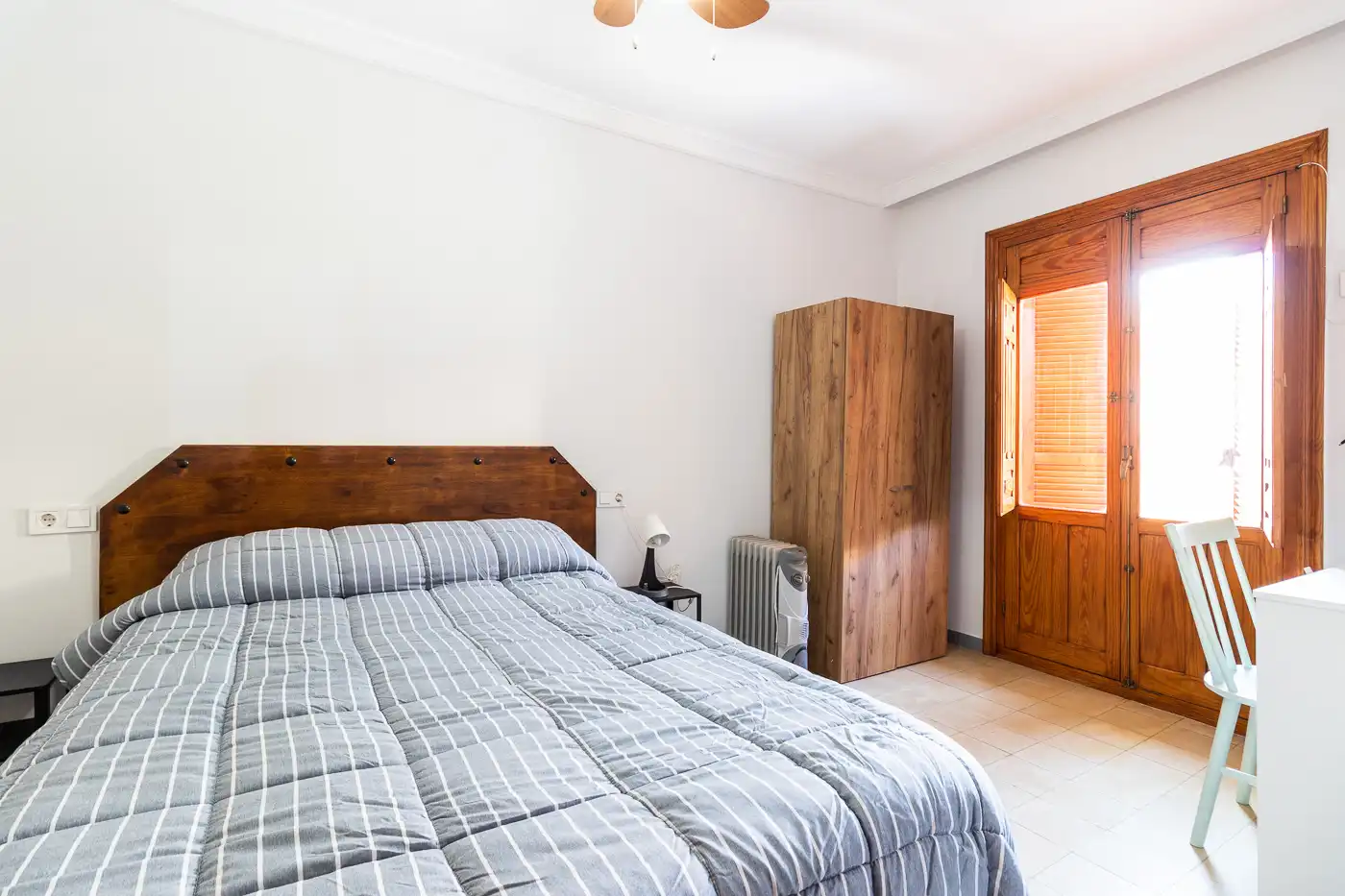 Schlafzimmer von Country house zum Verkauf in Plan mit Terrasse