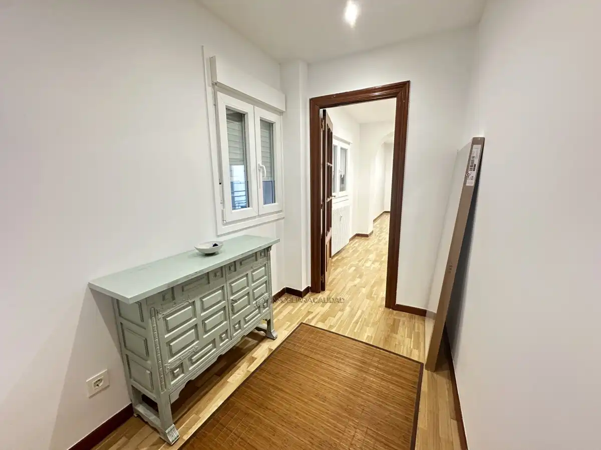 Piso de alquiler en Burgos con Calefacción, Terraza y Amueblado