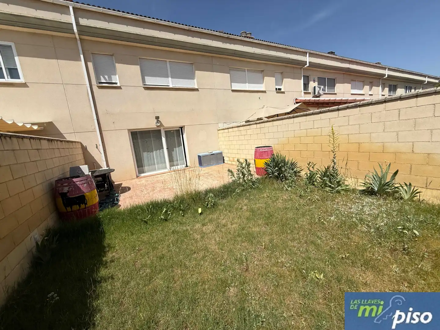 Jardí de Casa adosada en venda en Cabezón de Pisuerga amb Calefacció, Jardí privat i Parquet