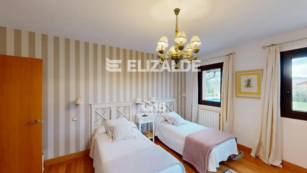 Dormitori de Casa o xalet en venda en Hondarribia amb Calefacció, Jardí privat i Terrassa