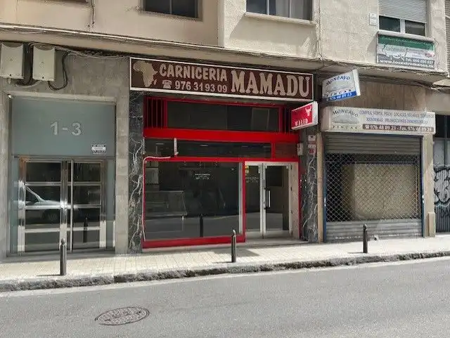 Locale commerciale in vendita a Calle de Las Navas de Tolosa 1, imagen 2
