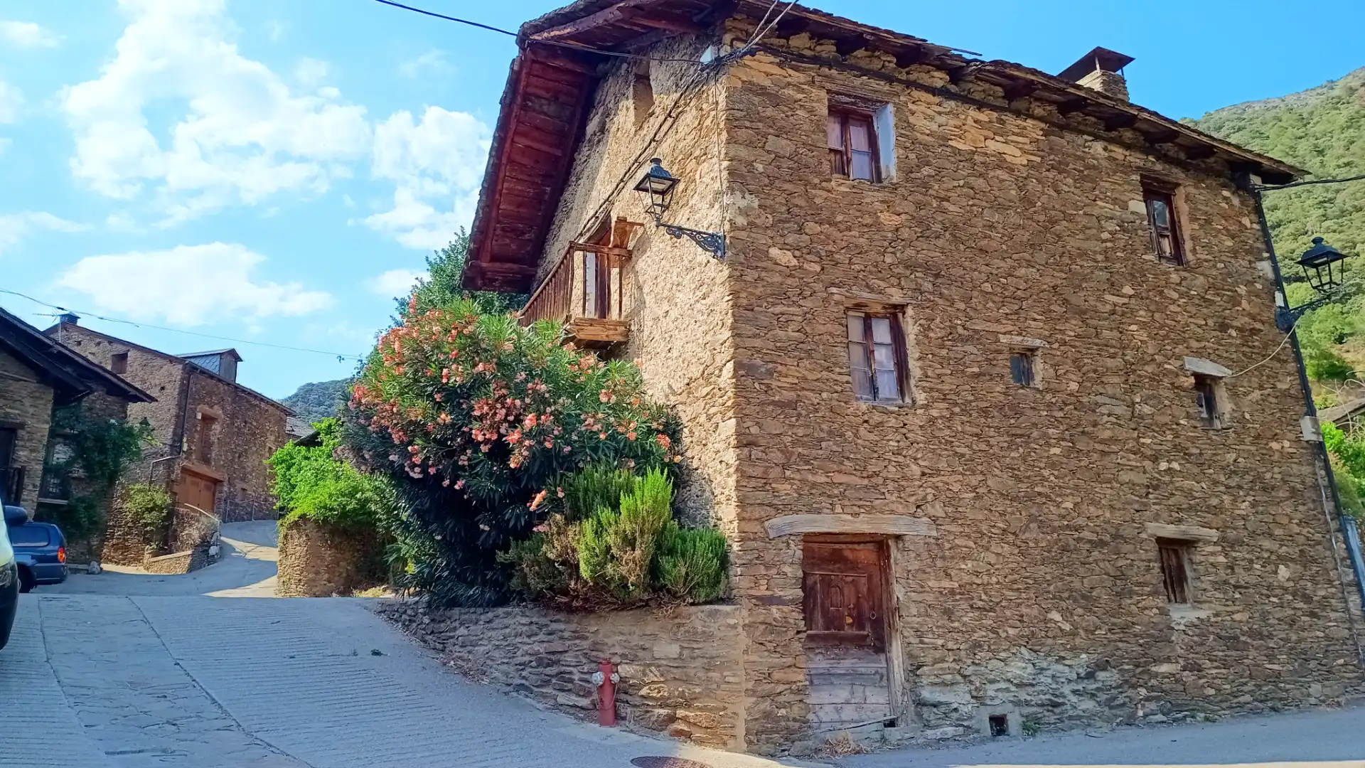 Casa rústica amb terrassa en venda a Carrer Unica, imagen 3