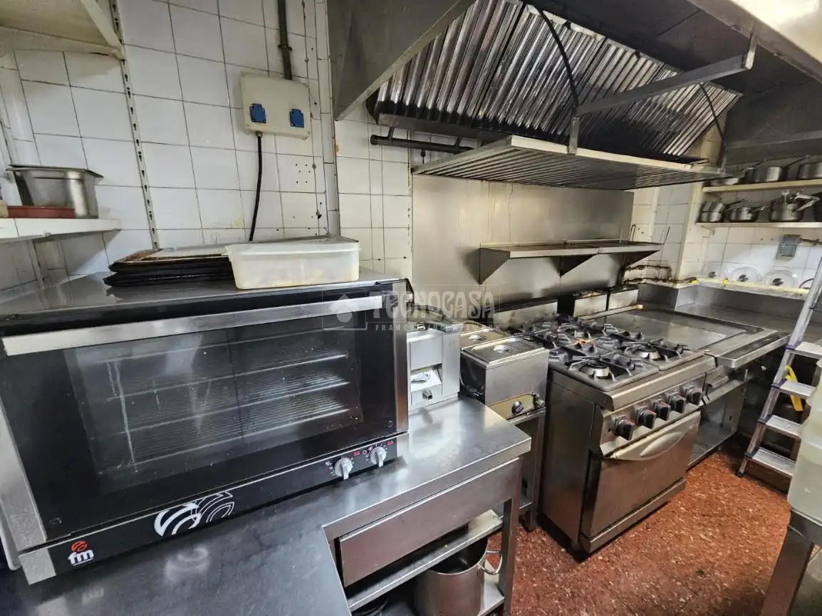 Cocina de Local en venta en Madrid con Aire acondicionado, Calefacción y Terraza
