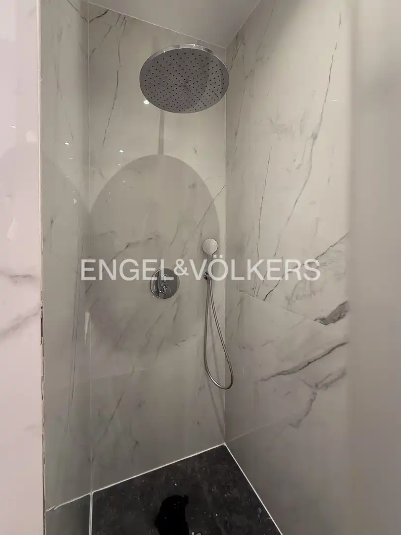 Badezimmer von Wohnung zur Miete in Madrid mit Klimaanlage, Heizung und Möbliert