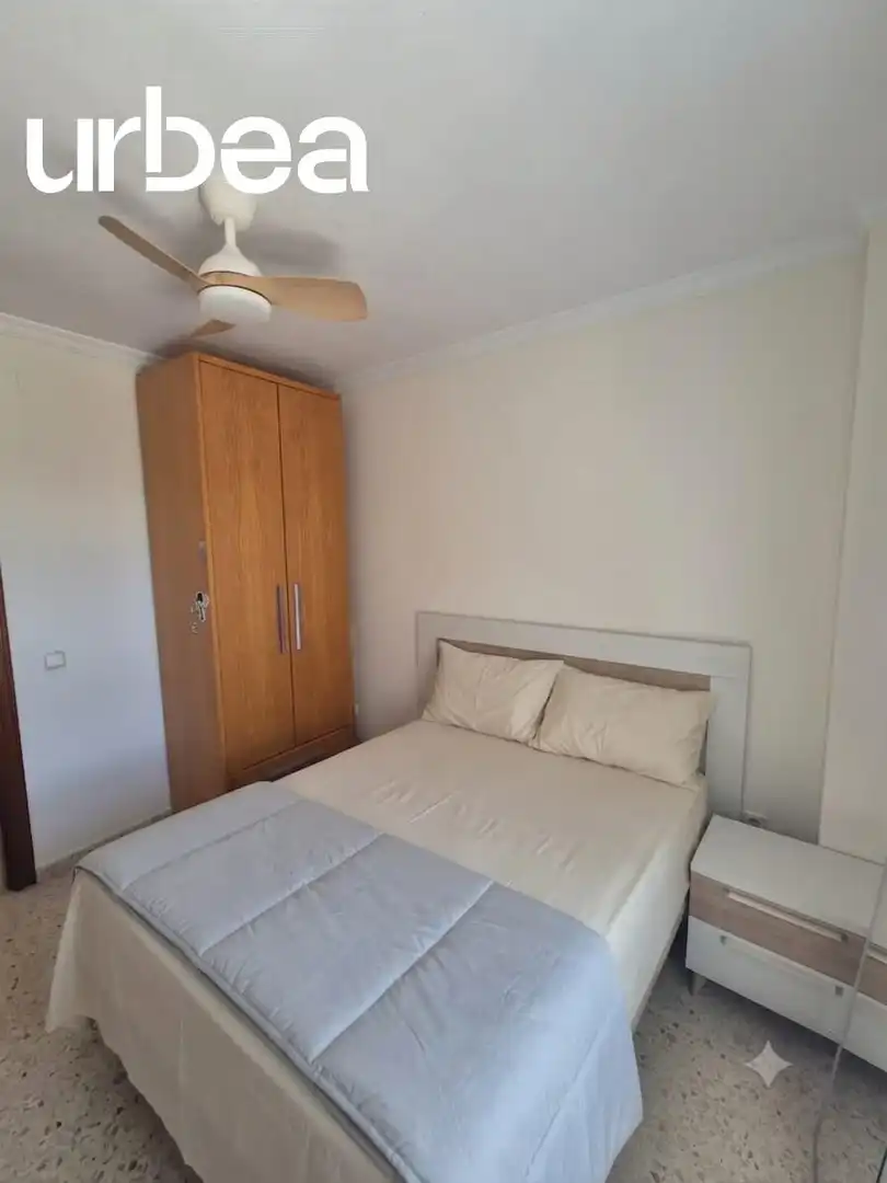 Habitación de Piso de alquiler en Málaga con Calefacción, Amueblado y Balcón