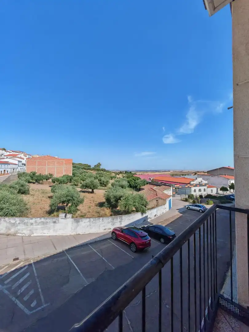 Vista exterior de Edificio en venta en Castuera