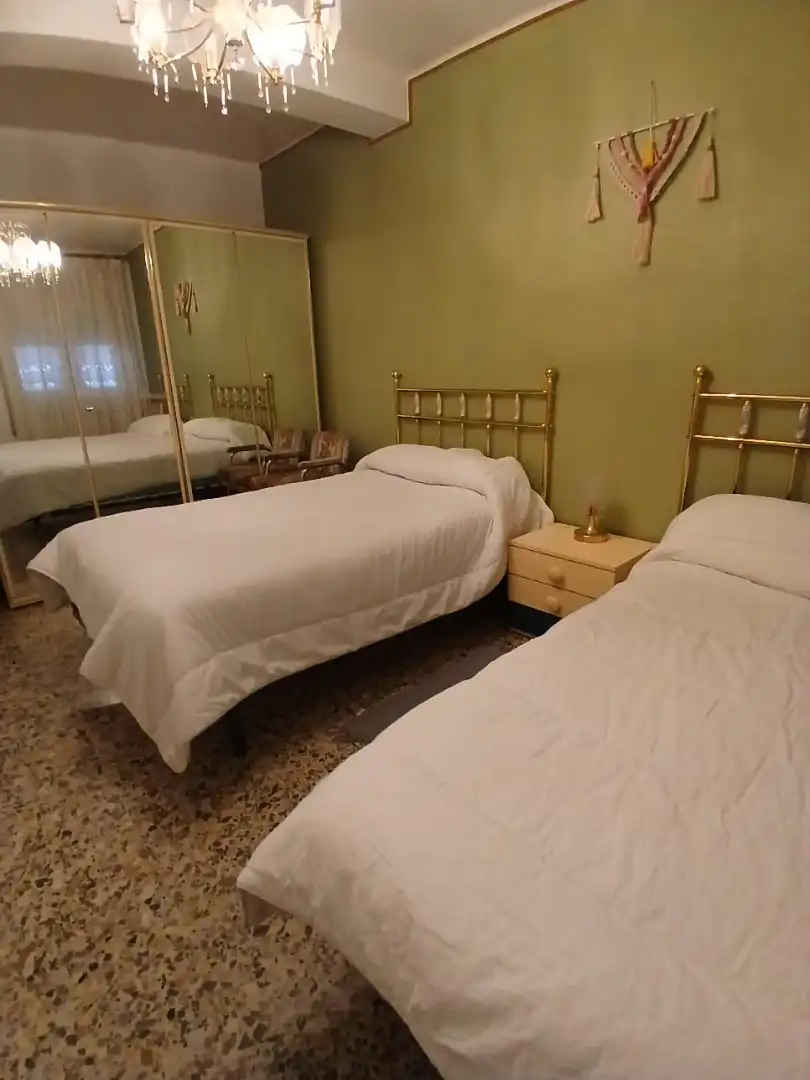 Room in Calle Florian Rey, 31, La Almunia de Doña Godina
