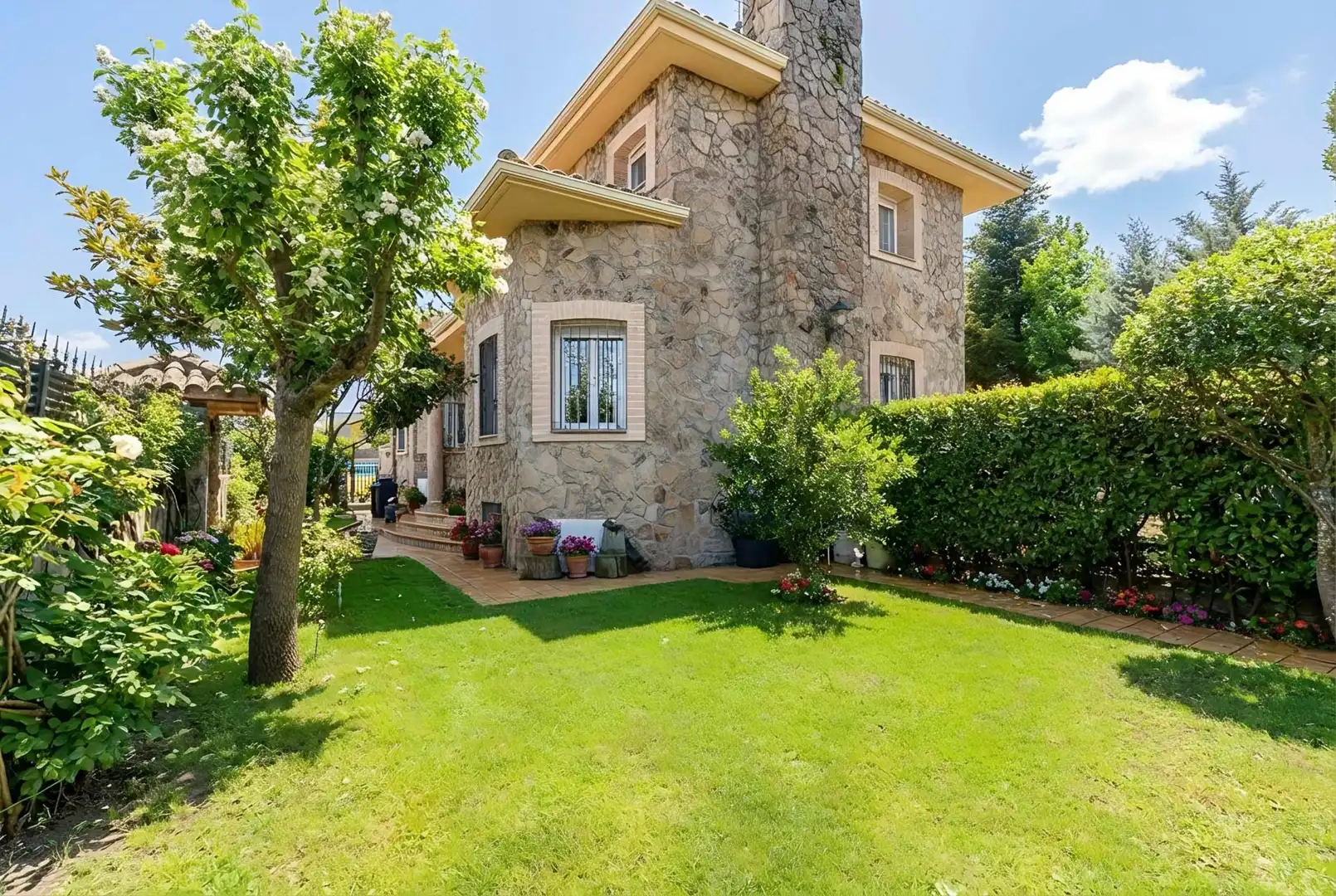 Exterior view of Houses for sale in Guadarrama  with Air Conditioner, Heating and Terrace