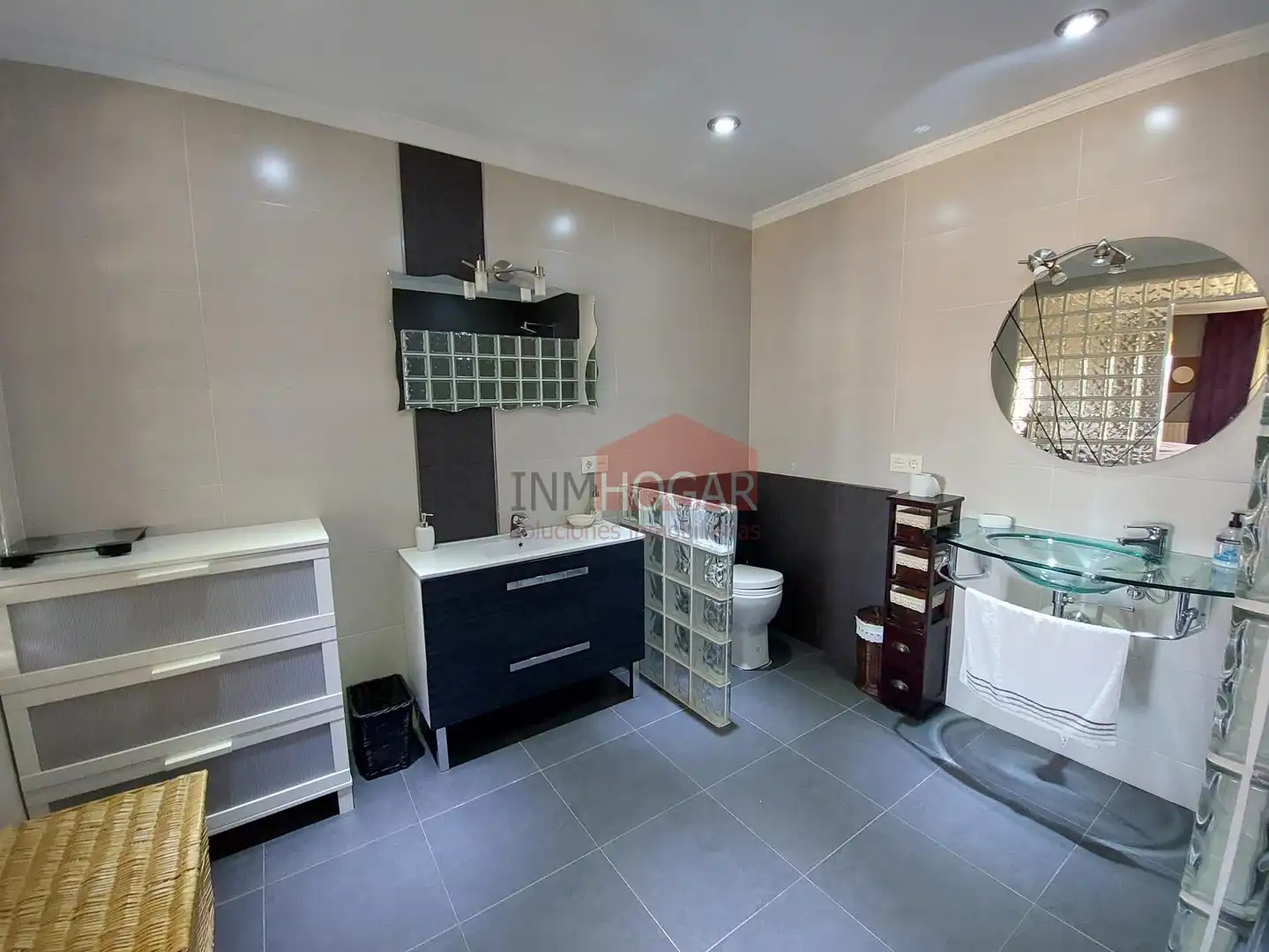Bathroom of Houses for sale in Sanchidrián  with Private garden, Parquet flooring and Terrace