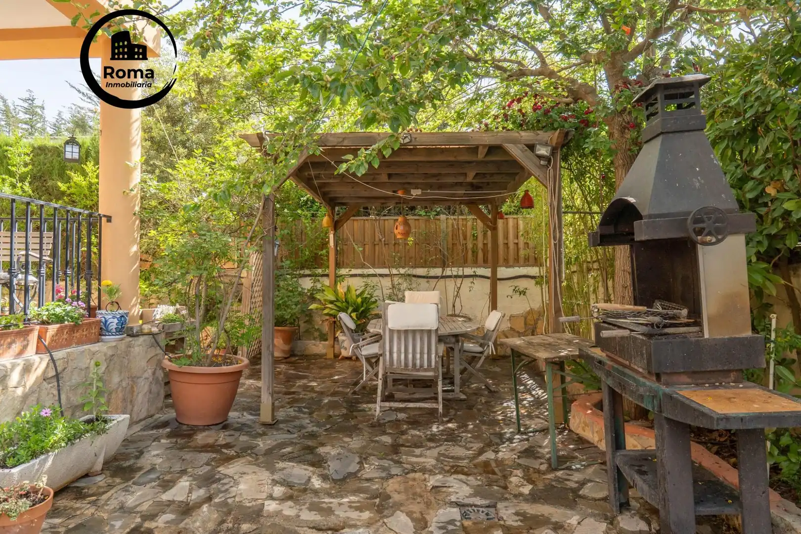 Terrassa de Casa o xalet en venda en La Zubia amb Aire condicionat, Calefacció i Jardí privat