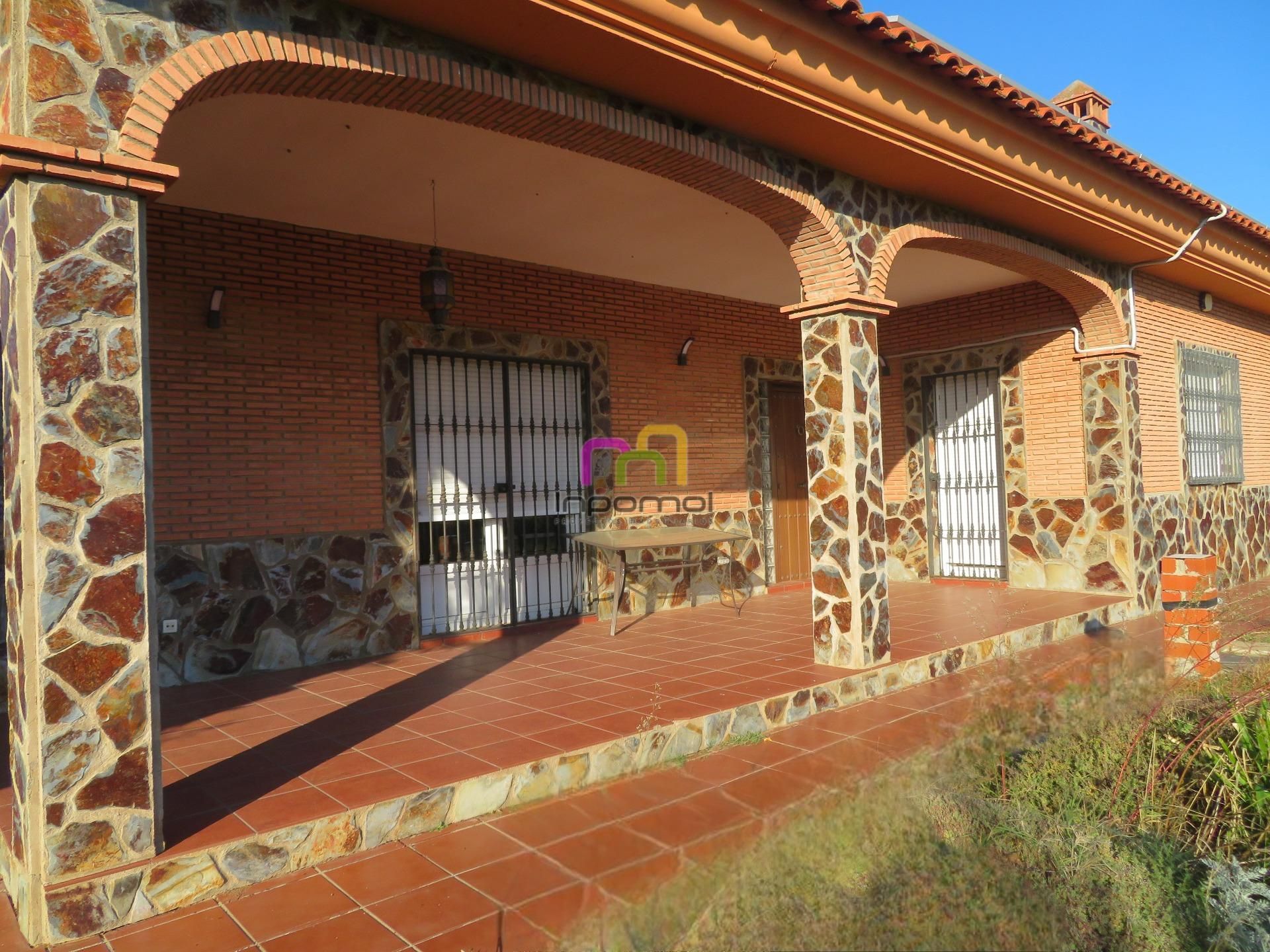 Jardí de Casa o xalet en venda en Badajoz Capital amb Aire condicionat, Calefacció i Jardí privat
