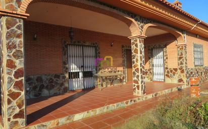 Garden of House or chalet for sale in Badajoz Capital  with Air Conditioner and Swimming Pool