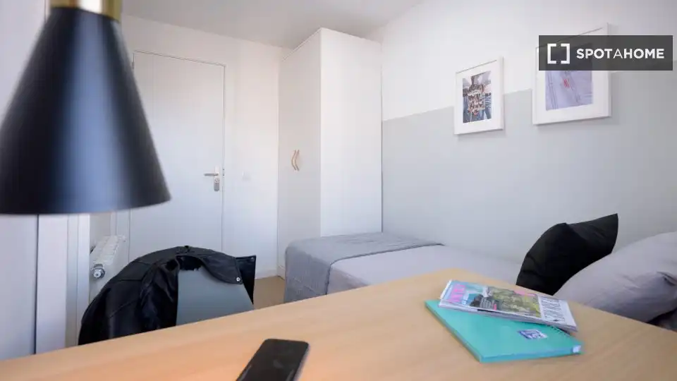 Habitación de Piso para compartir en Valencia con Aire acondicionado, Calefacción y Amueblado