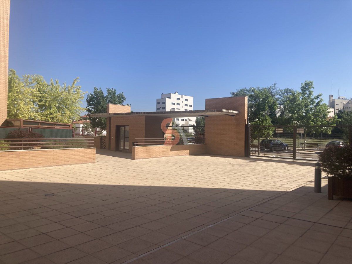 Exterior view of Flat for sale in Valladolid Capital  with Heating, Terrace and Storage room
