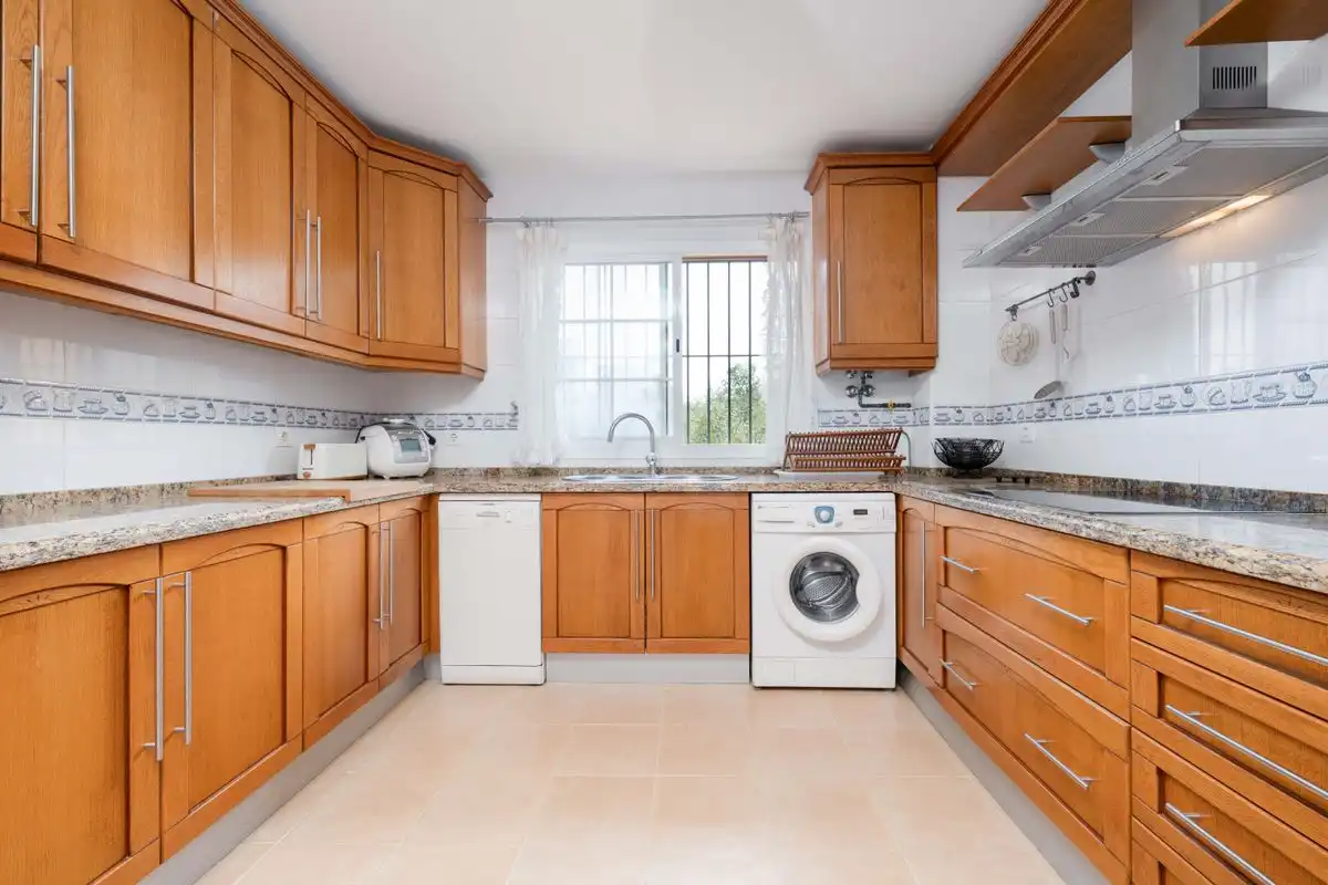 Cocina de Casa adosada en venta en Espartinas con Calefacción y Amueblado