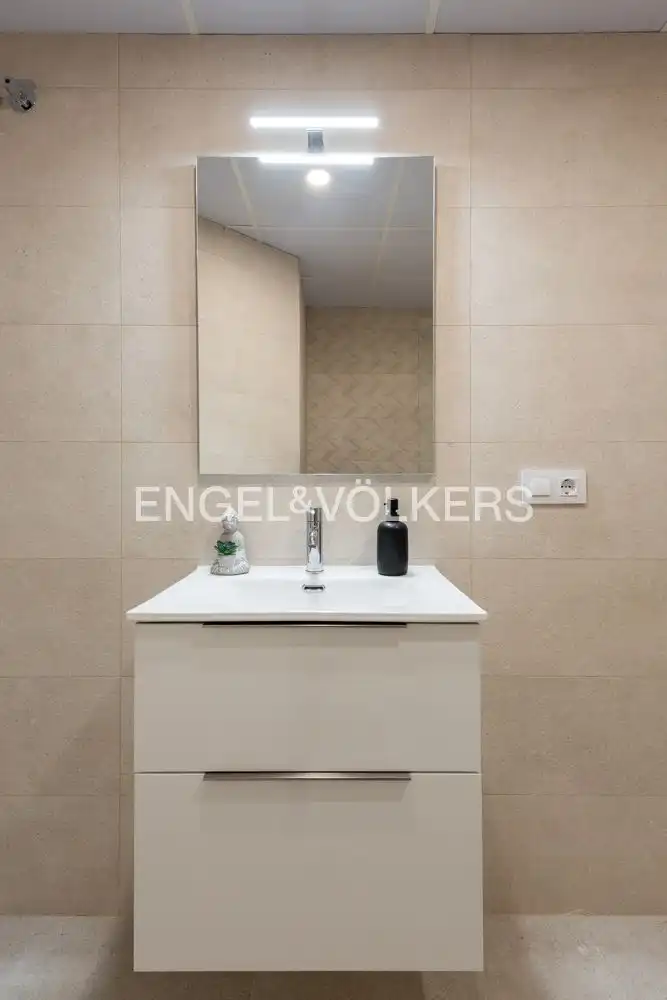 Baño de Piso en venta en Dénia con Aire acondicionado, Calefacción y Jardín privado