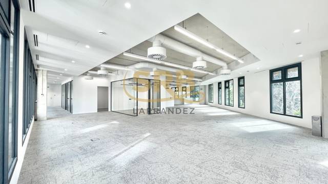 Oficina en Alquiler en Carrer de Tànger en El Parc i la Llacuna del Poblenou