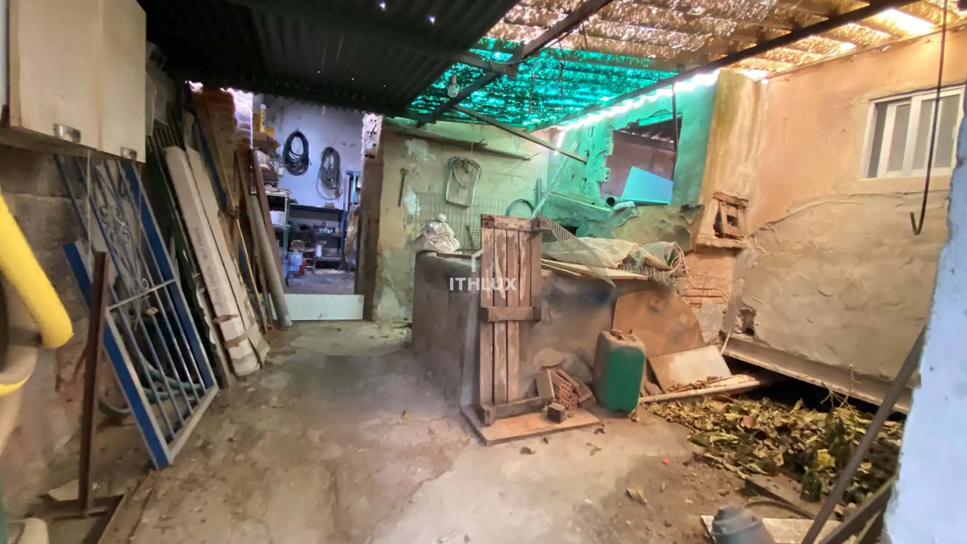 Casa adosada en venda en Don Benito amb Traster