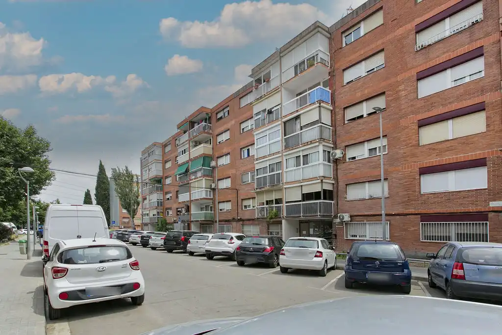 Vista exterior de Piso en venta en Santa Perpètua de Mogoda