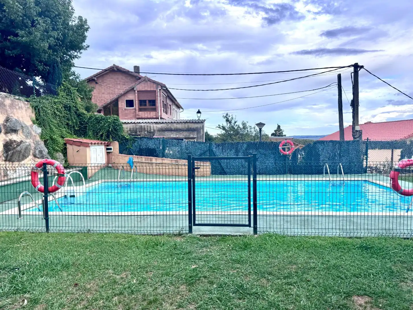Schwimmbecken von Erdgeschoss zum Verkauf in El Astillero   mit Heizung, Privatgarten und Terrasse