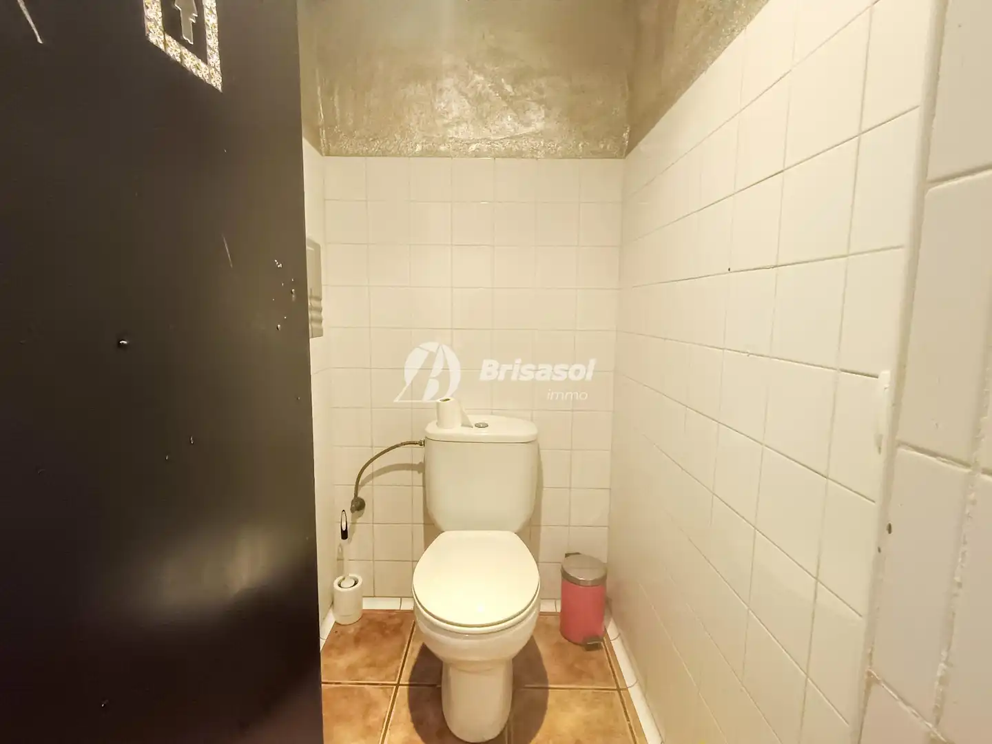 Bathroom of Commercial properties for rent in Reus