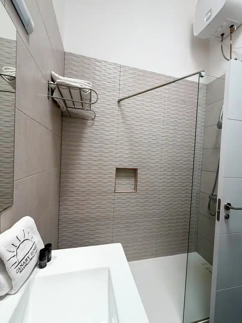 Bathroom of Houses for sale in San Bartolomé de Tirajana  with Air Conditioner, Private garden and Terrace