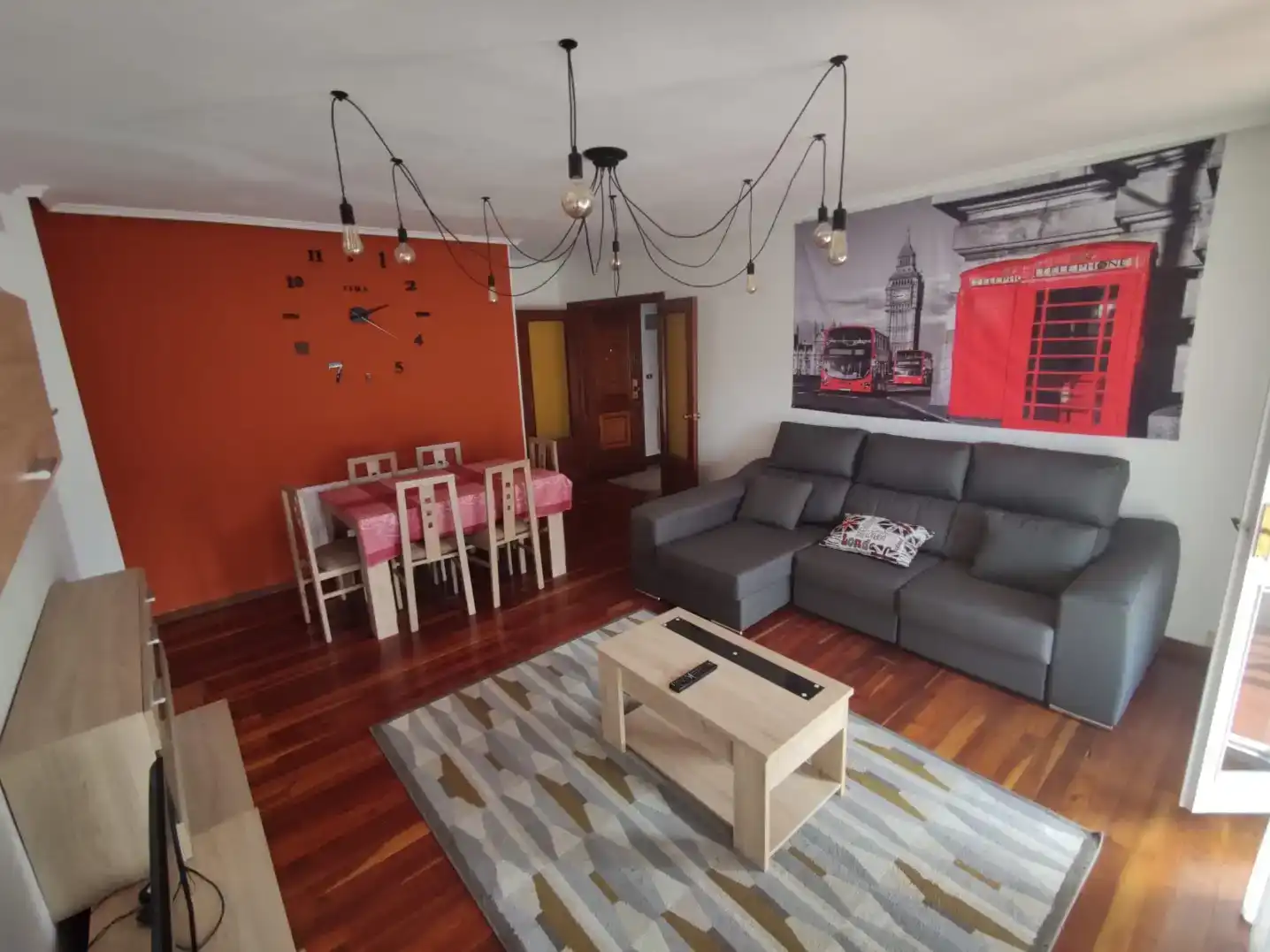 Wohnzimmer von Wohnung zur Miete in Laredo mit Balkon