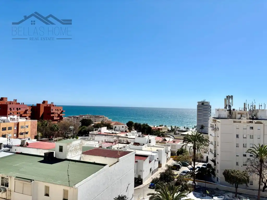 Vista exterior de Piso de alquiler en Estepona con Aire acondicionado, Terraza y Amueblado