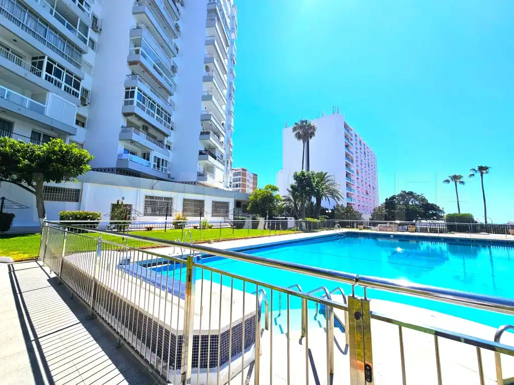 Swimming pool of Flat for sale in Benalmádena  with Air Conditioner, Private garden and Terrace