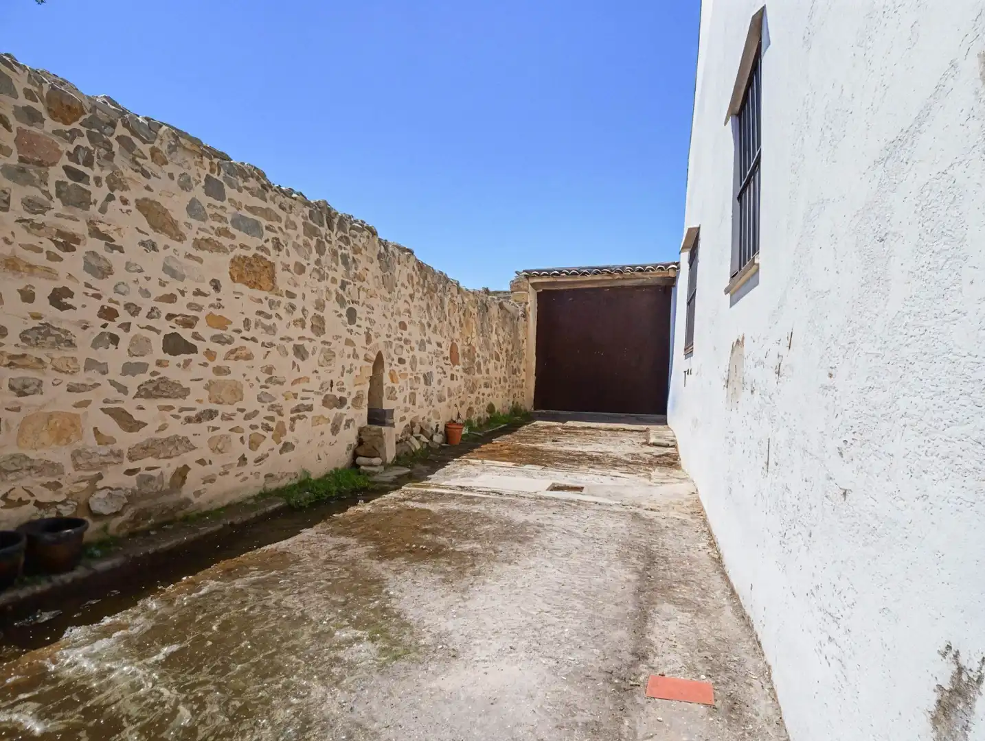 Außenansicht von Haus oder Chalet zum Verkauf in Santa María la Real de Nieva mit Privatgarten