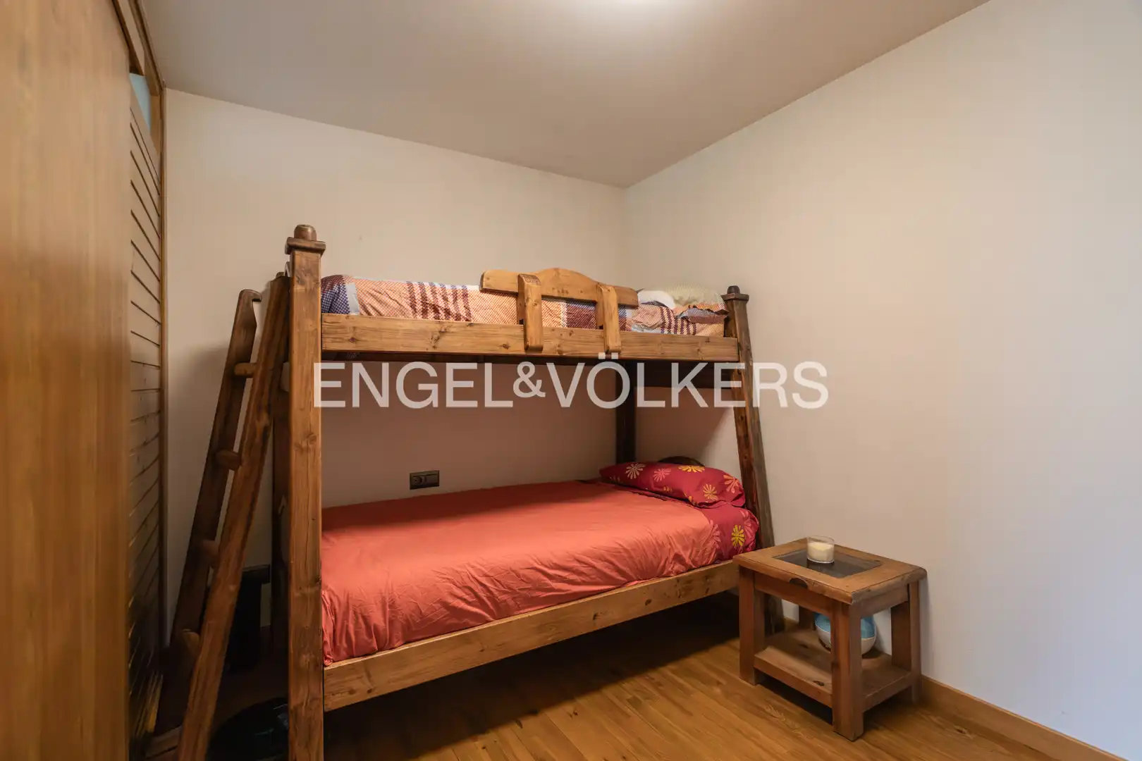 Habitación de Apartamento en venta en Llívia con Calefacción, Parquet y Terraza