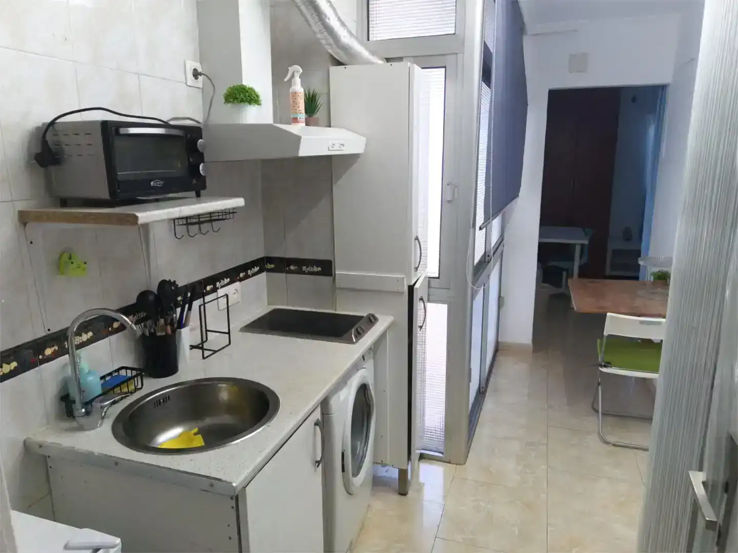 Cocina de Estudio de alquiler en Sevilla con Amueblado