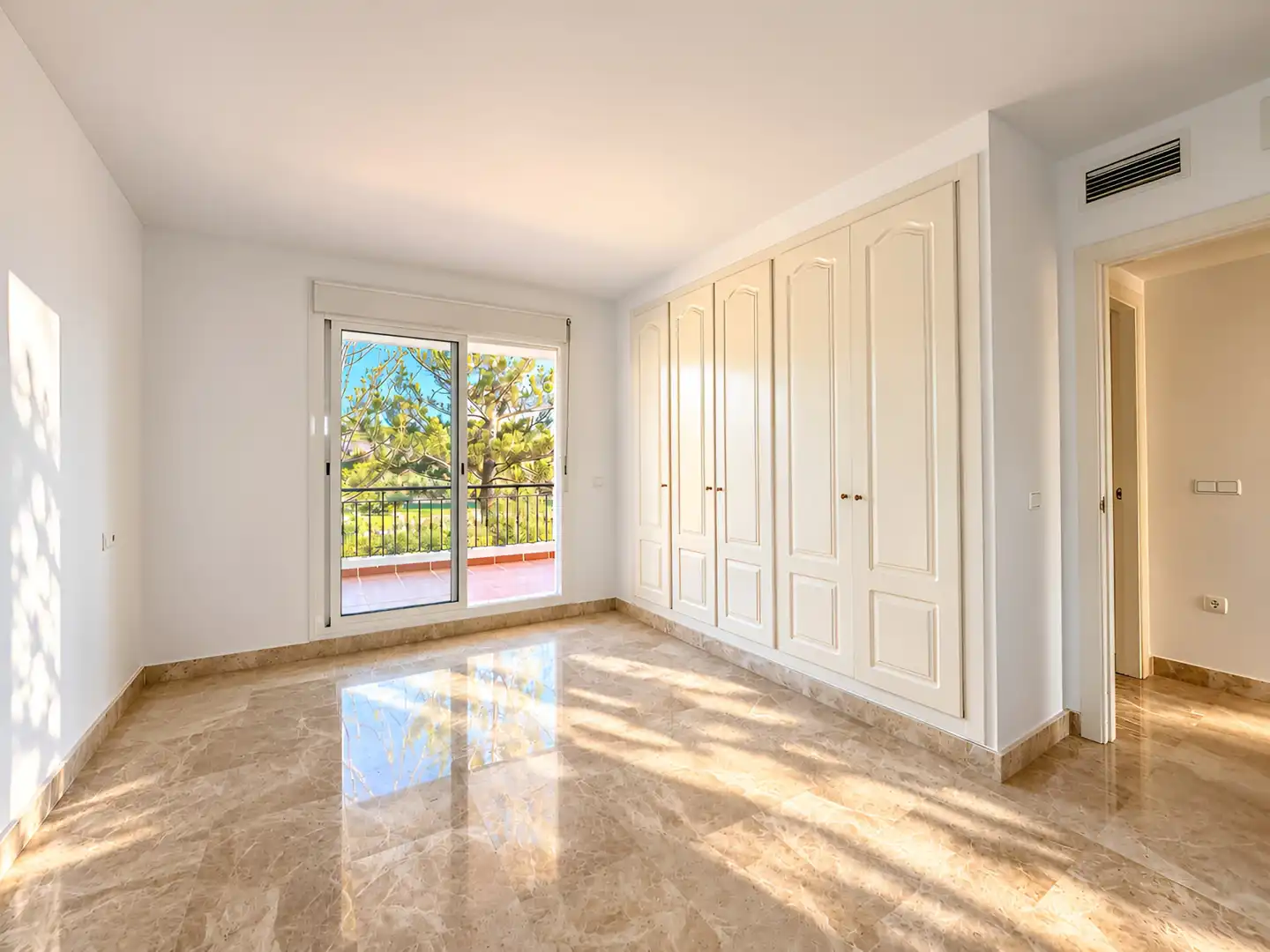 Adosado con piscina en venta en Nueva Andalucía, imagen 12
