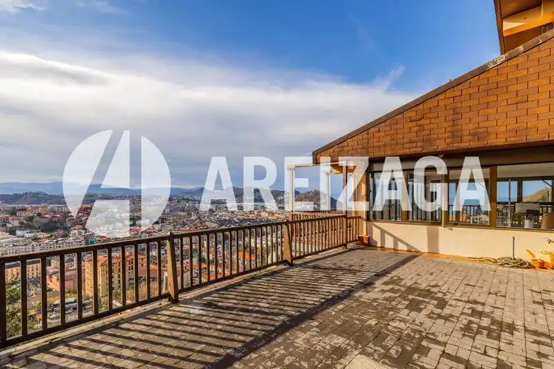 Terraza de Piso en venta en Donostia - San Sebastián  con Calefacción, Terraza y Trastero