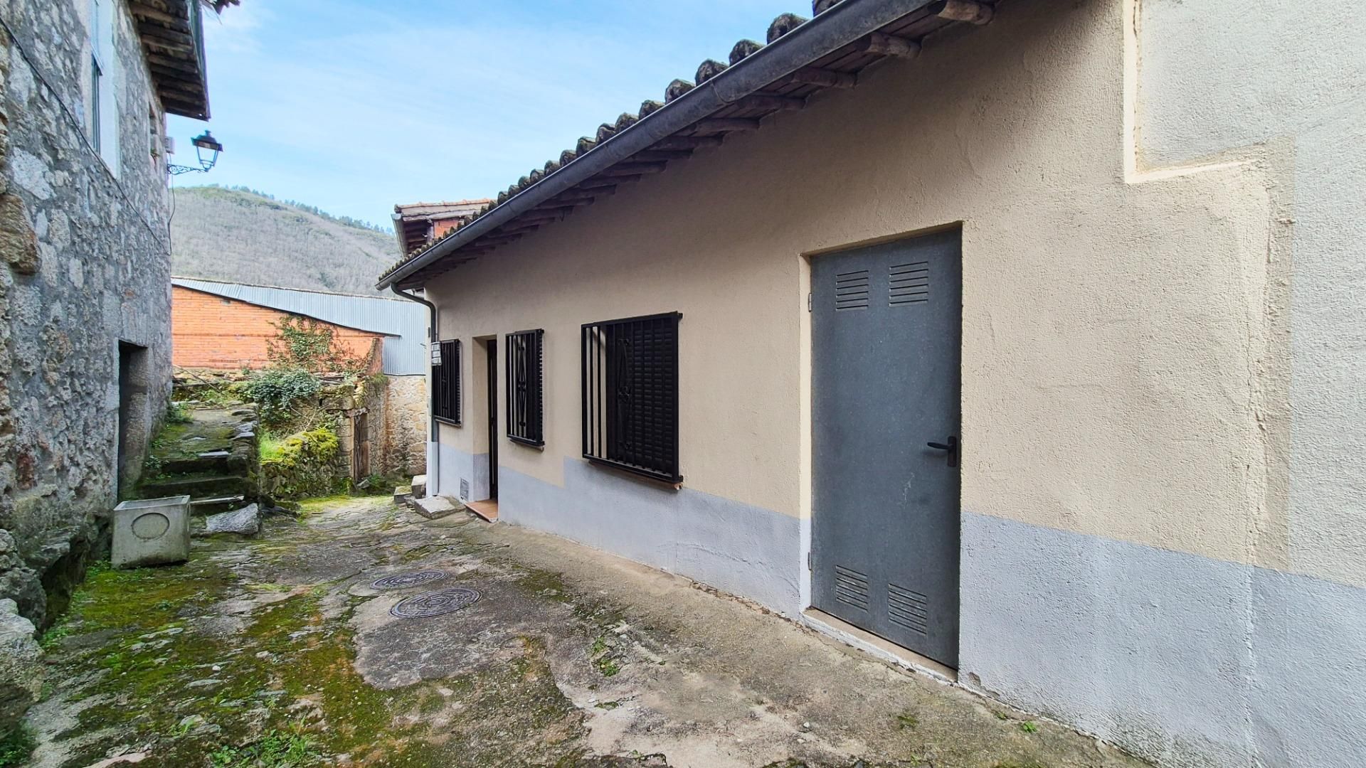 Vista exterior de Casa o chalet en venta en San Esteban de la Sierra