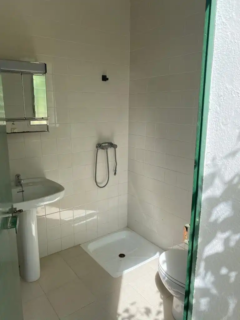 Baño de Finca rústica en venta en Baena con Jardín privado, Terraza y Piscina