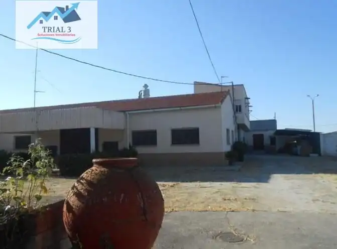 Vista exterior de Nave industrial en venta en Sonseca