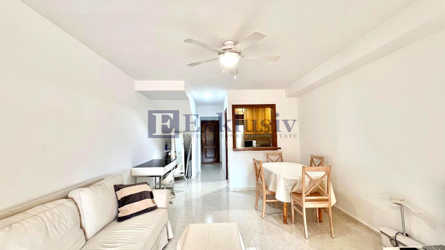 Vista exterior de Planta baixa en venda en Arona amb Aire condicionat, Terrassa i Traster