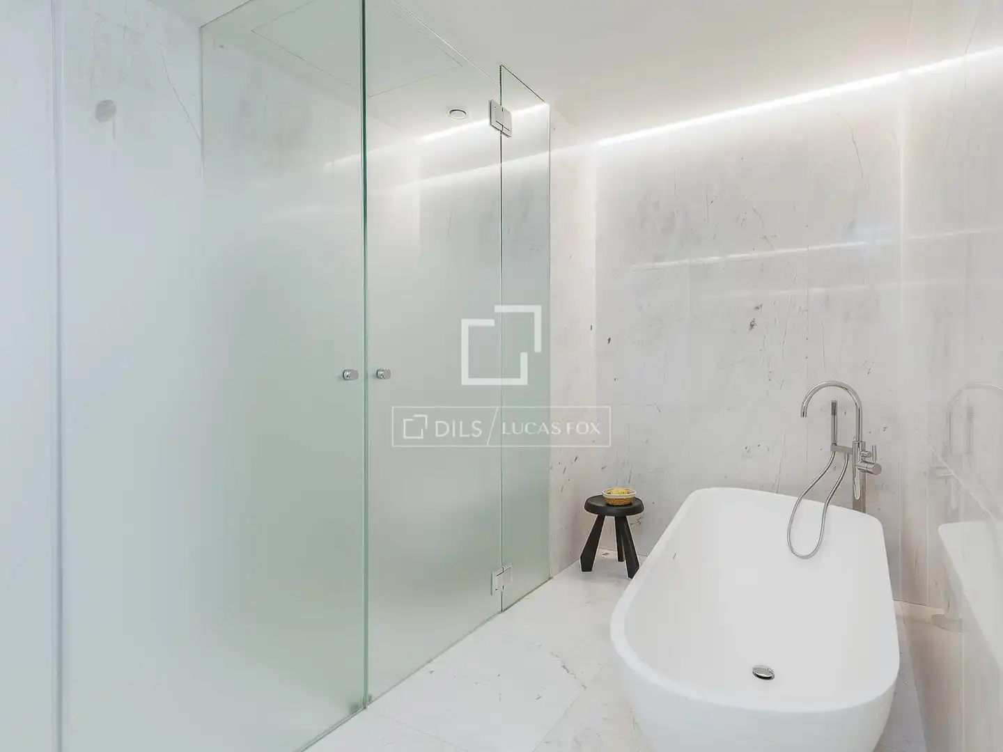 Badezimmer von Wohnung zum Verkauf in Barcelona mit Klimaanlage, Heizung und Terrasse