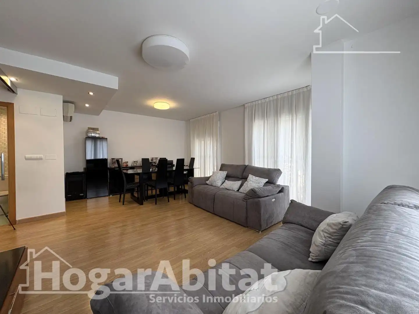 Sala d'estar de Casa adosada en venda en Tavernes de la Valldigna amb Terrassa i Balcó